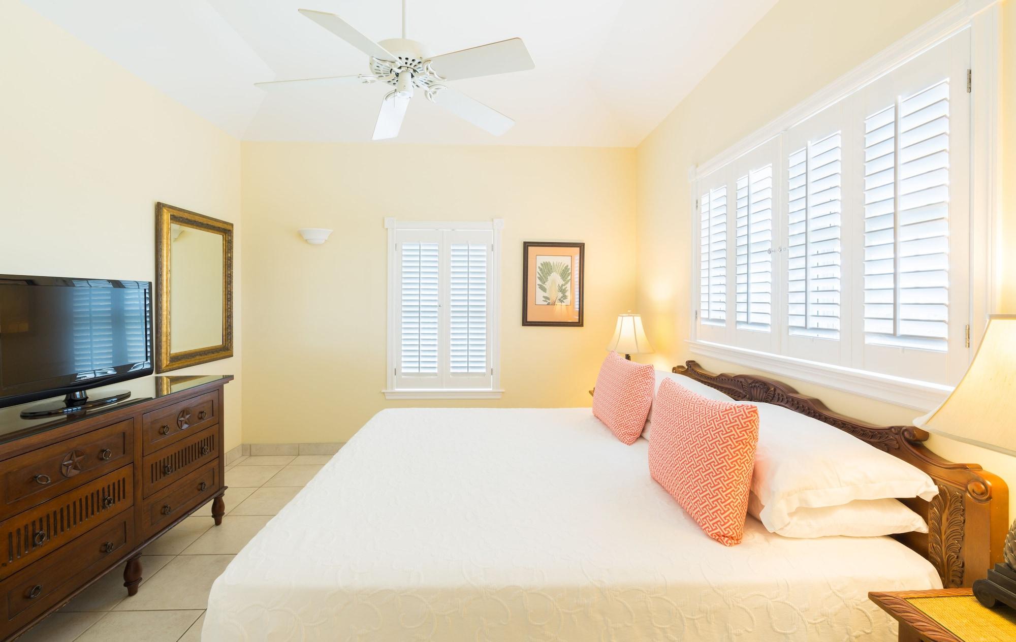 Royal West Indies Grace Bay Exterior foto
