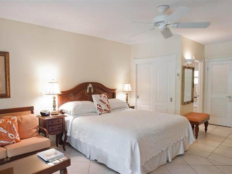 Royal West Indies Grace Bay Exterior foto