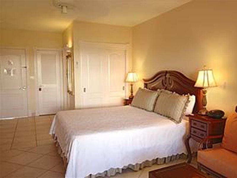 Royal West Indies Grace Bay Exterior foto